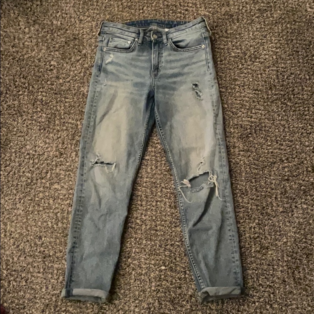 H&M distressed high waisted jeans.